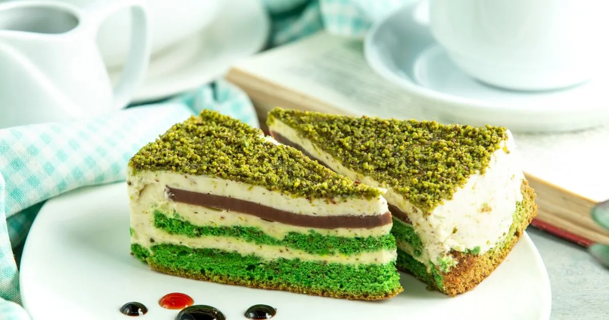 pistachio layered dessert